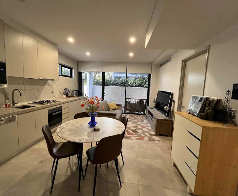 Furnished room in a flatshare