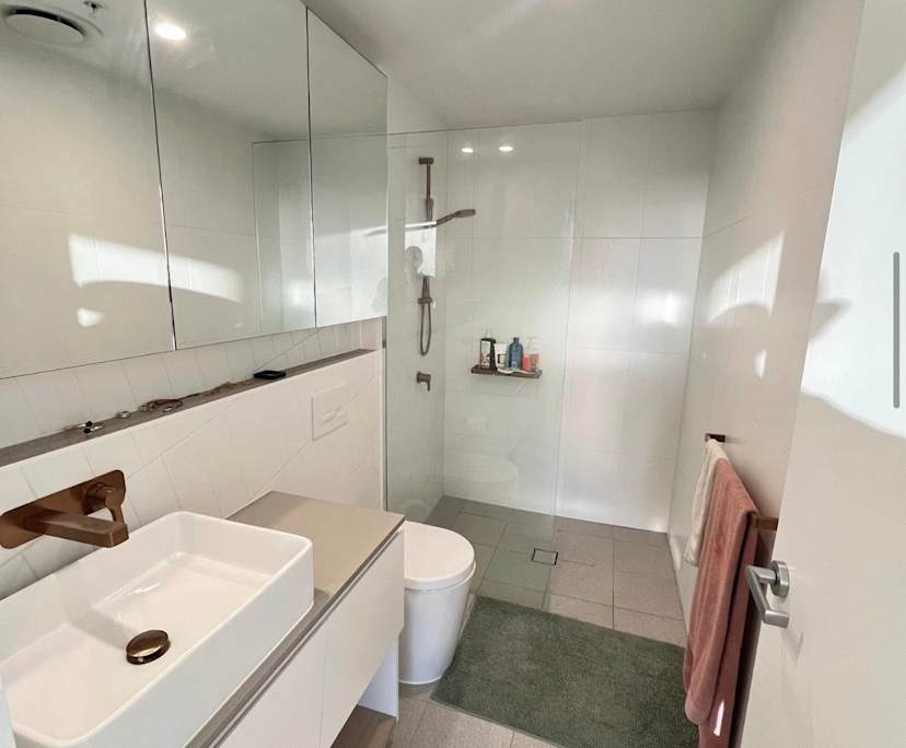 Unfurnished room with own bathroom