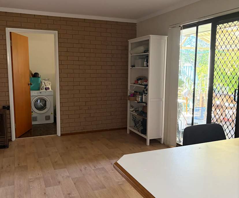 Room in a share house