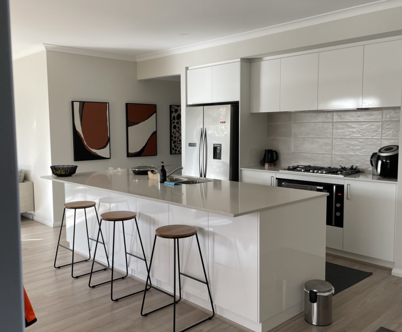 $350, Share-house, 4 bathrooms, Treeby WA 6164