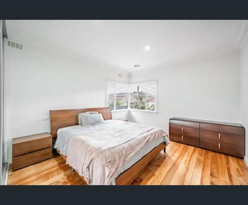 Whole property with 3 rooms for rent