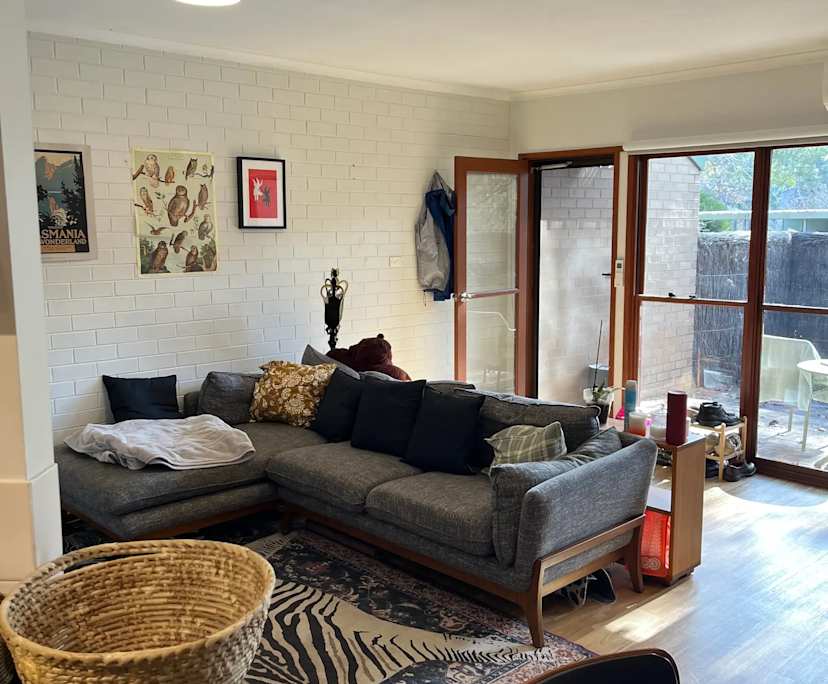 Furnished room in a flatshare