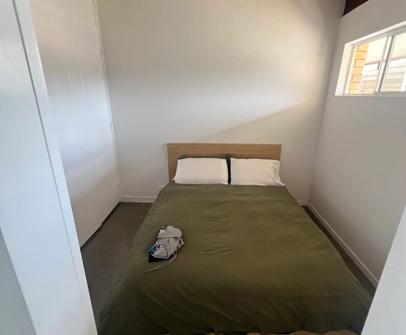 $350, Flatshare, 3 bathrooms, Bardon QLD 4065