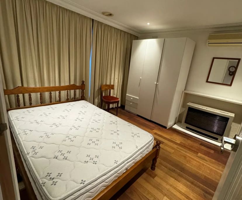 Furnished room in a share house