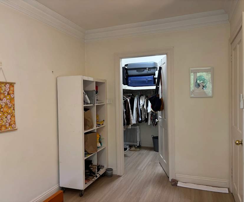 Furnished room in a share house