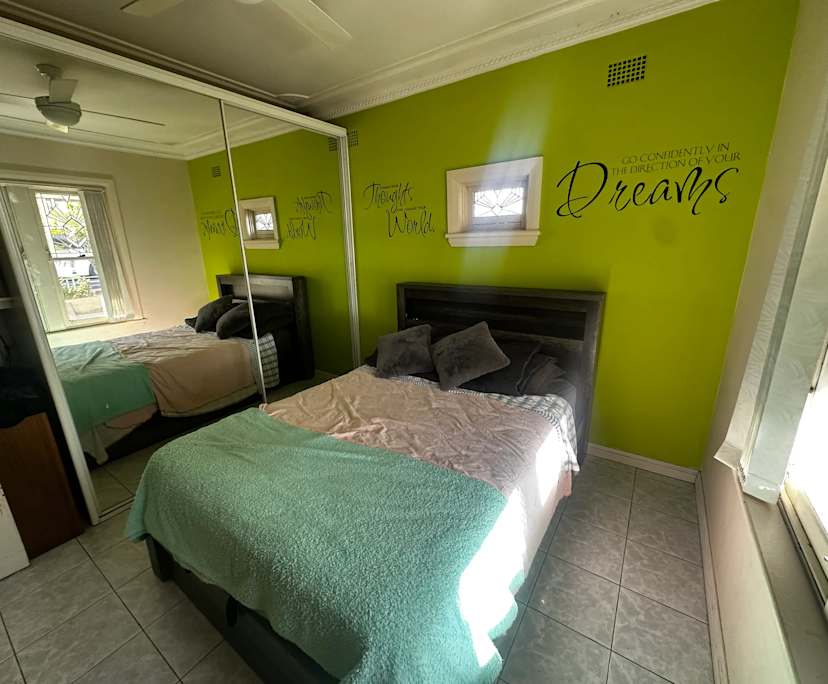 Furnished room in a share house