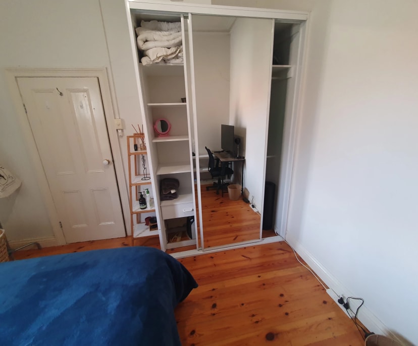 Room in a share house