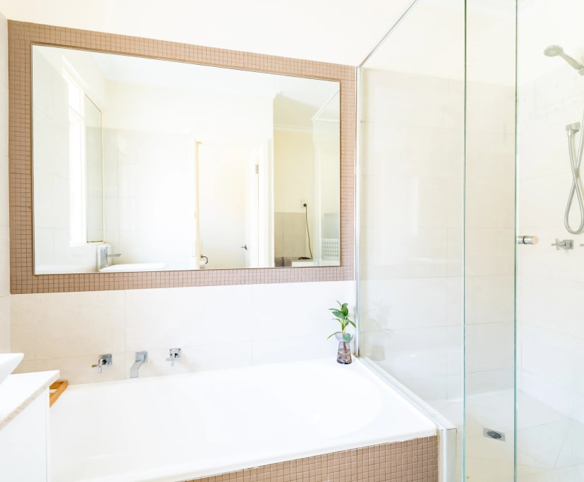 $1,200, Whole-property, 3 bathrooms, Elwood VIC 3184