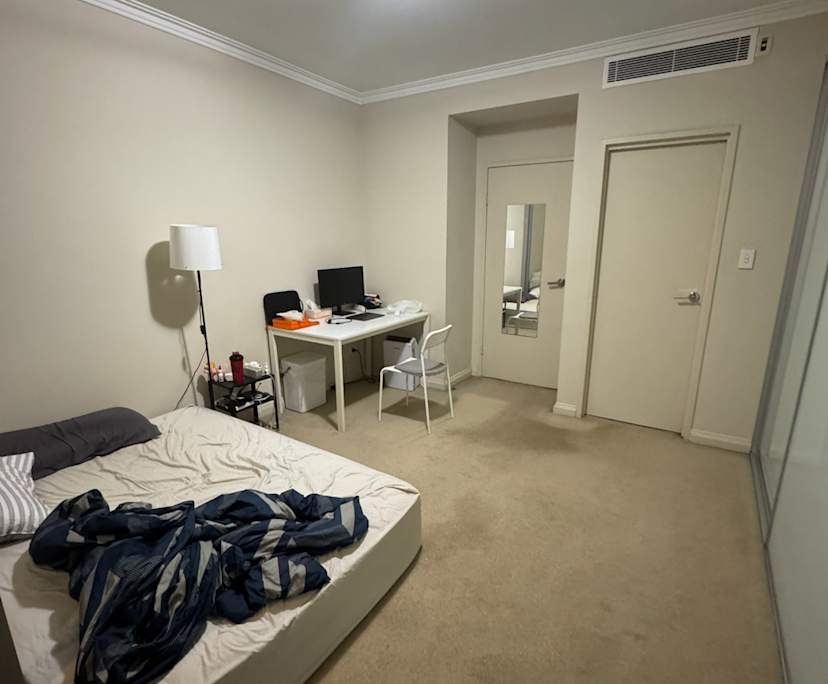 Furnished room with ensuite in a flatshare