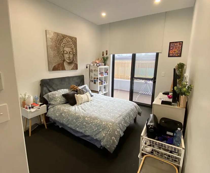 Furnished room in a flatshare