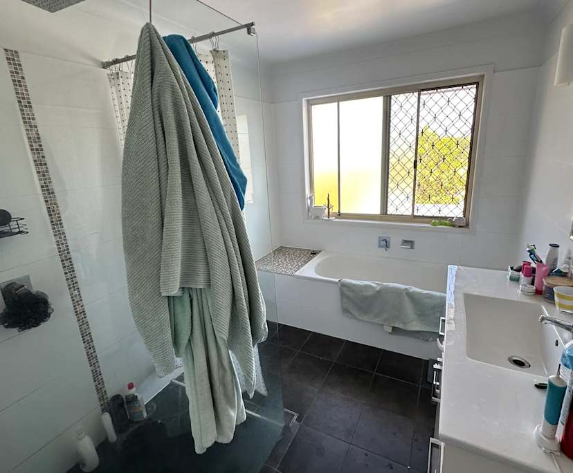 $187, Share-house, 5 bathrooms, Carindale QLD 4152