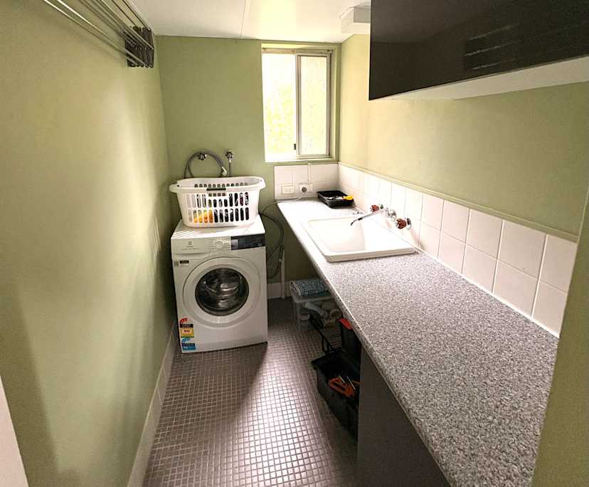 $300, Flatshare, 3 bathrooms, Caringbah NSW 2229