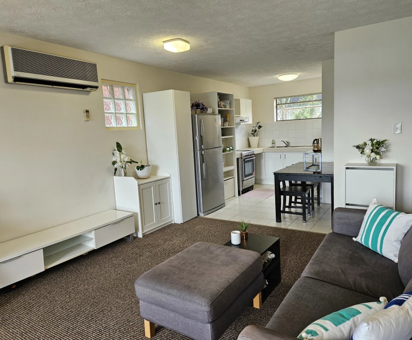 Furnished room in a flatshare