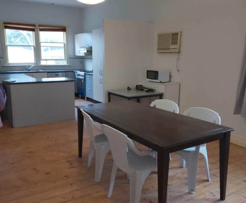 Room in a share house