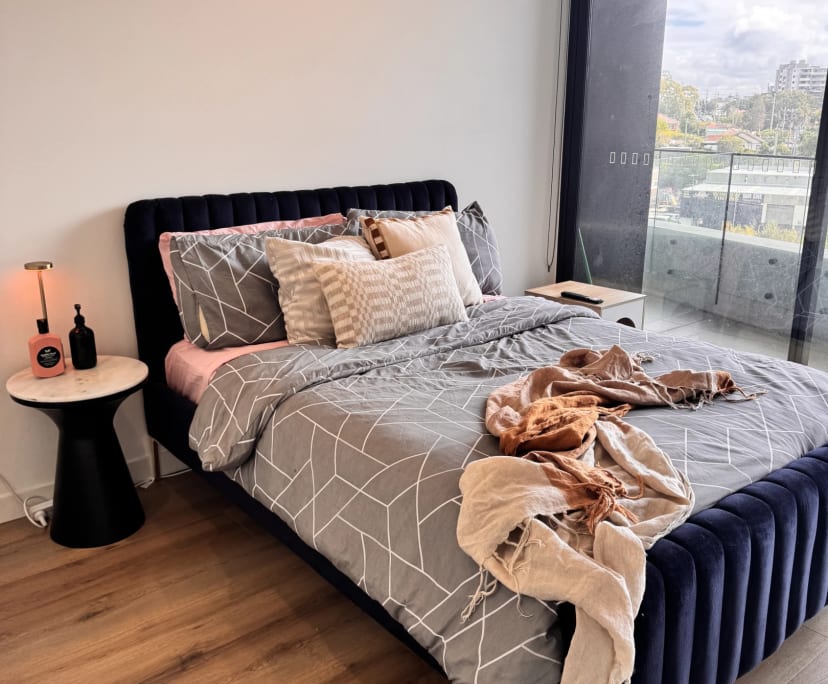 Unfurnished room with ensuite in a flatshare