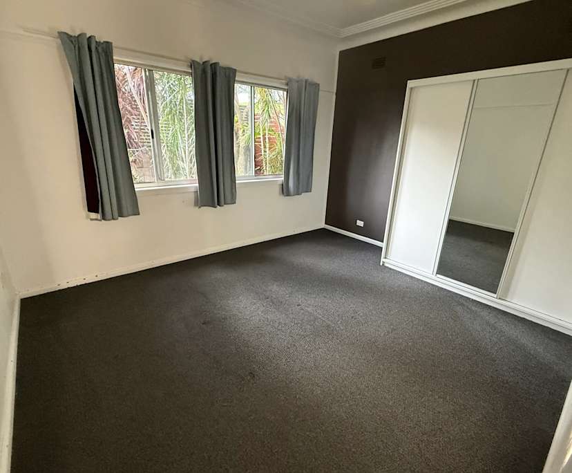 Room in a share house