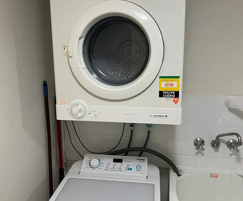 $250, Flatshare, 3 bathrooms, Cairns North QLD 4870