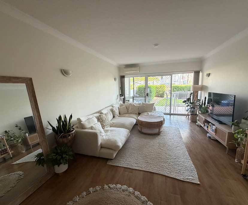Unfurnished room with own bathroom