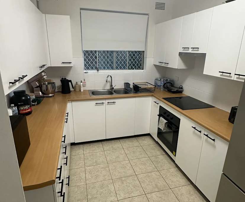 Unfurnished room in a flatshare