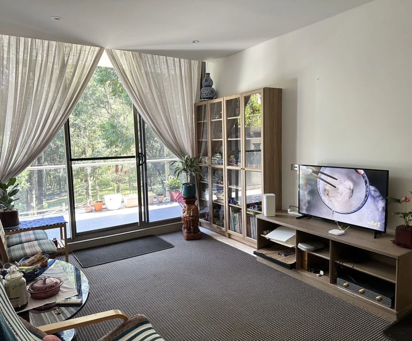 Furnished room with ensuite in a flatshare