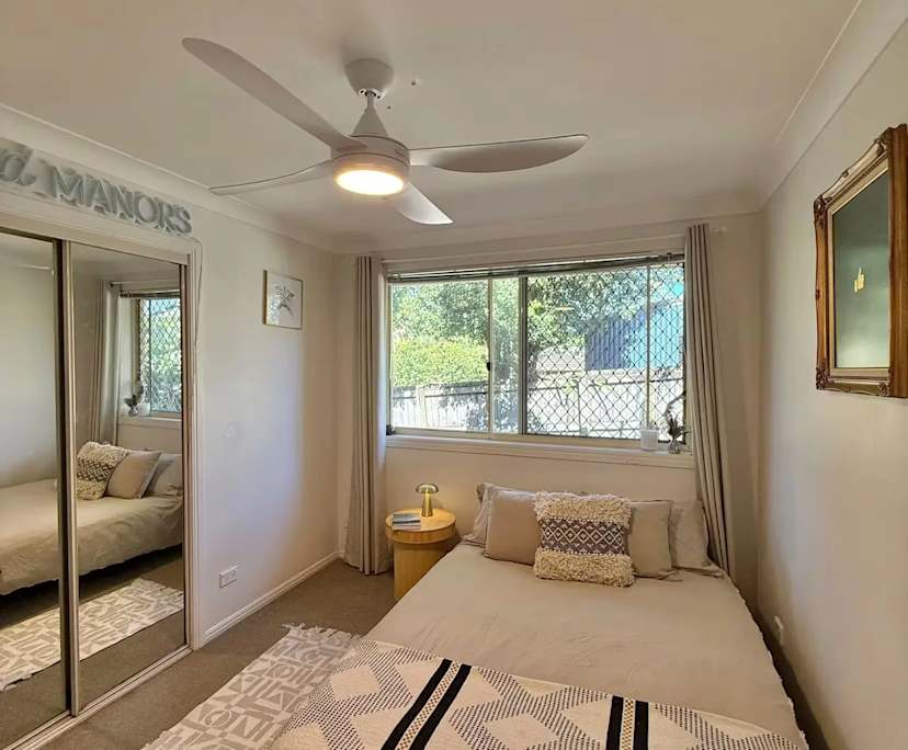 Furnished room in a share house