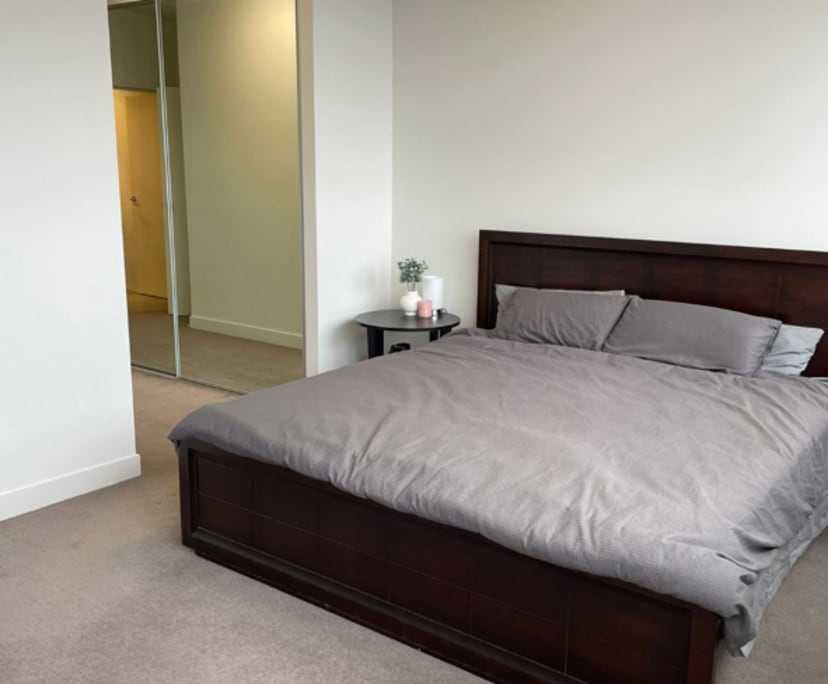 Unfurnished room with ensuite in a flatshare