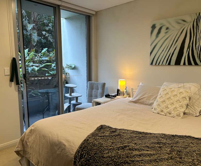 Furnished room with ensuite in a flatshare
