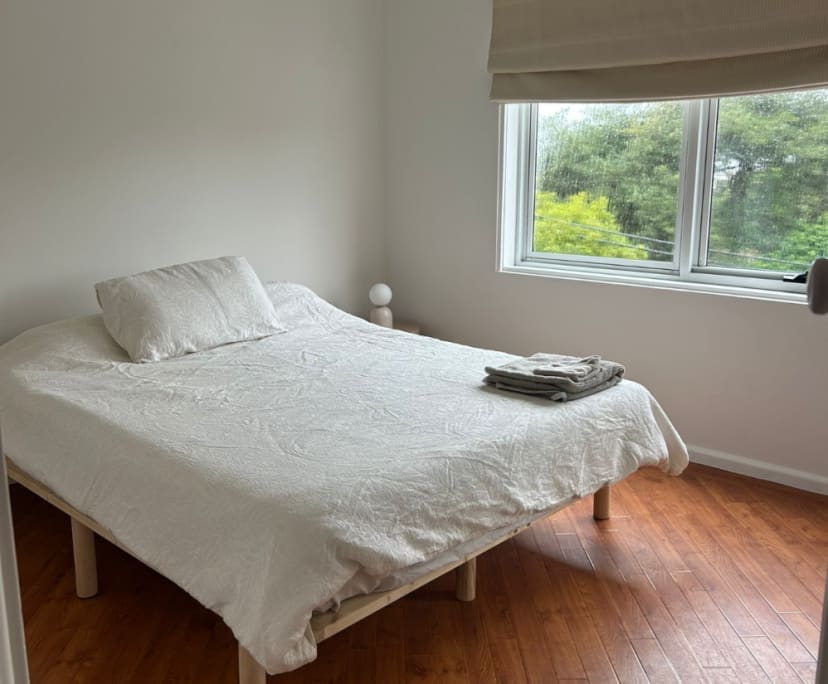 Furnished room in a flatshare