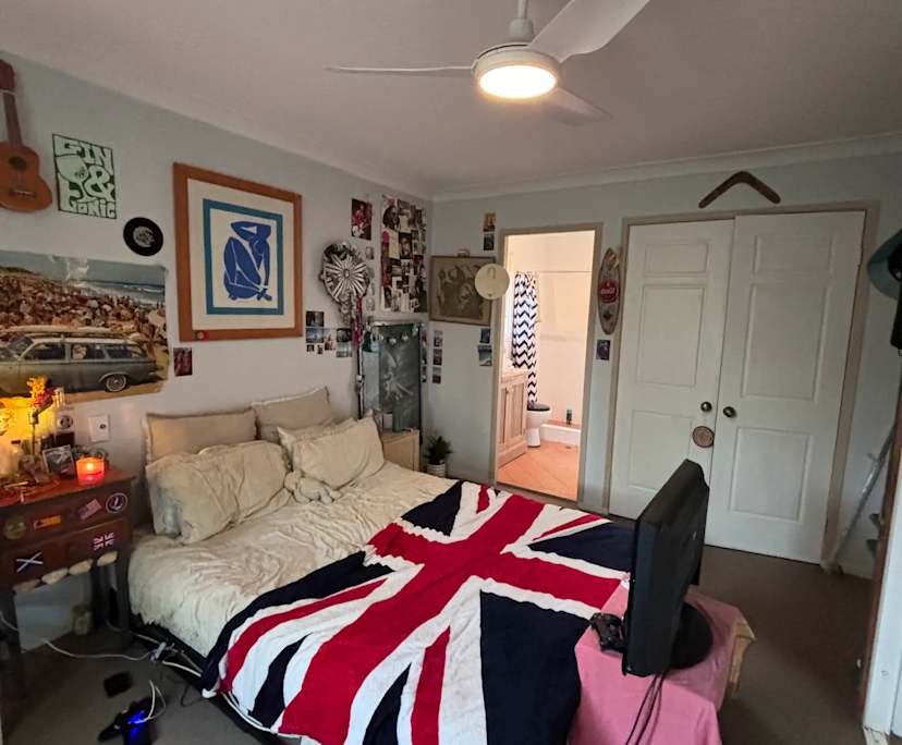 Furnished room with ensuite in a share house