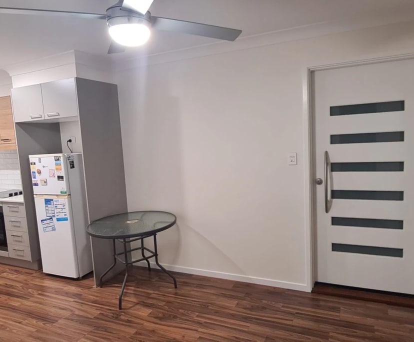 Unfurnished room studio flat for rent