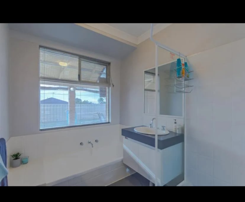 Whole property with 3 rooms for rent