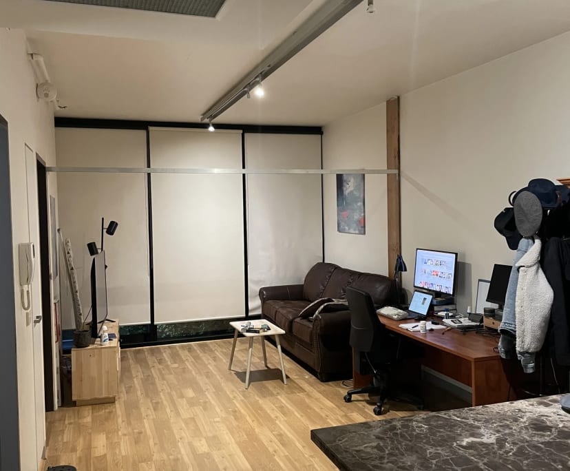Furnished room in a flatshare