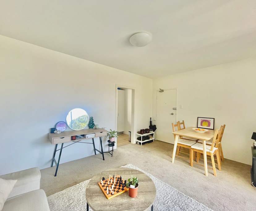 Unfurnished room in a flatshare