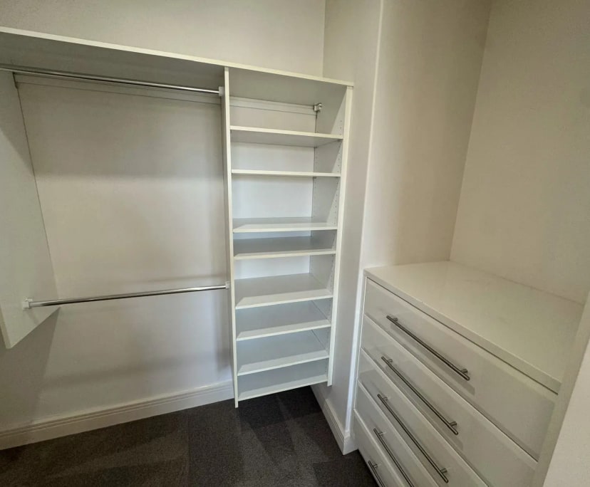 $800, Share-house, 6 bathrooms, Benowa QLD 4217