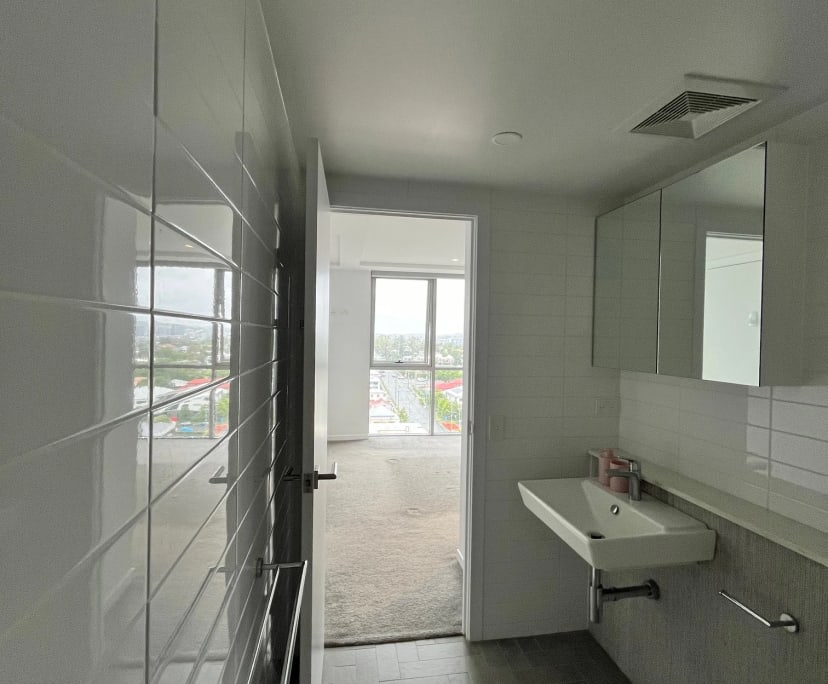 $400, Flatshare, 2 bathrooms, Kangaroo Point QLD 4169