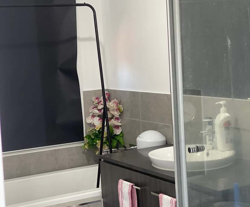 $210, Whole-property, 5 bathrooms, Armstrong Creek VIC 3217