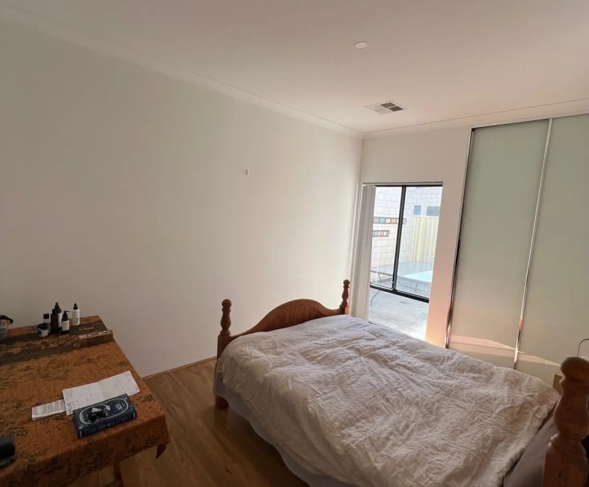 Room in a share house