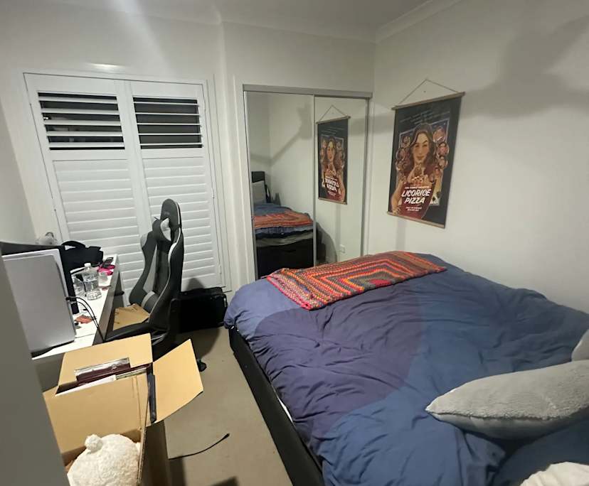 Unfurnished room in a flatshare