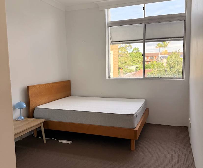 Furnished room in a flatshare