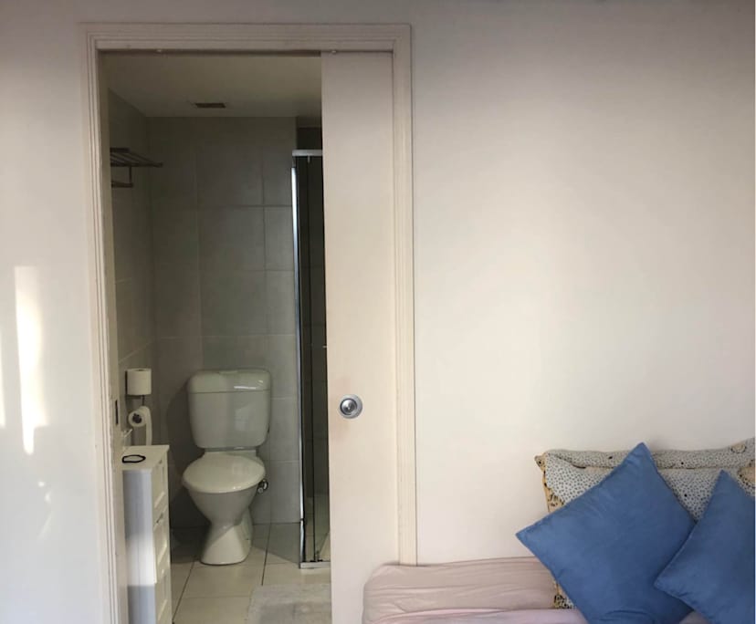 $350, Share-house, 3 bathrooms, Burleigh Waters QLD 4220