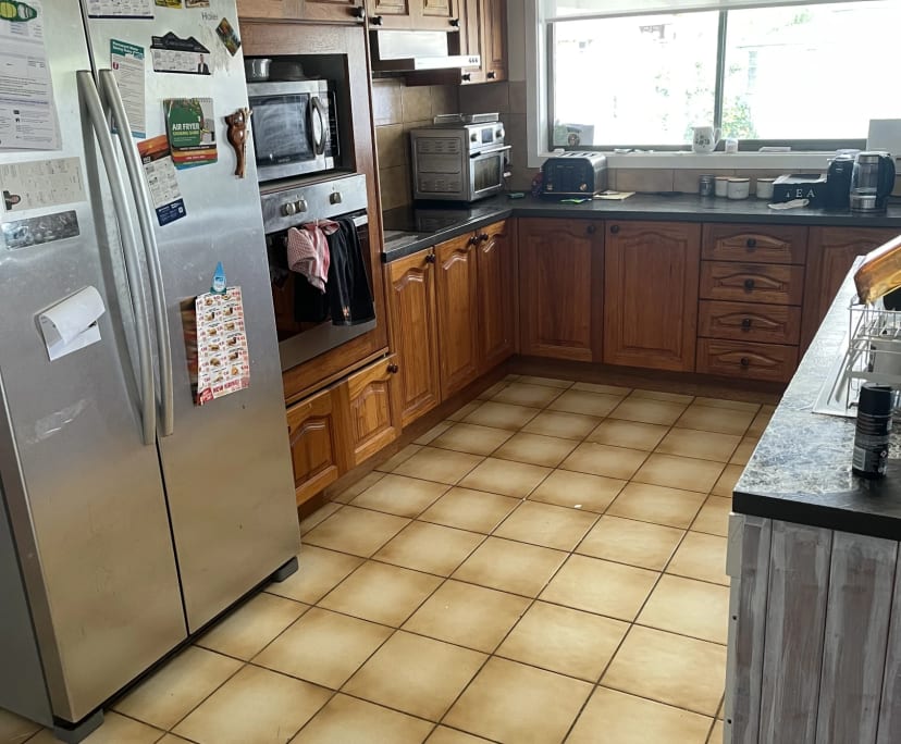 Room in a share house