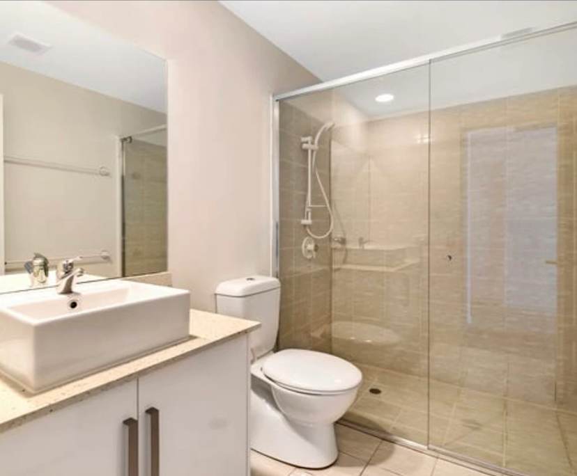 $400, Flatshare, 3 bathrooms, Hope Island QLD 4212
