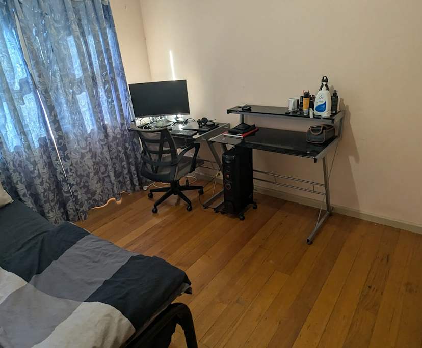 Room in a share house