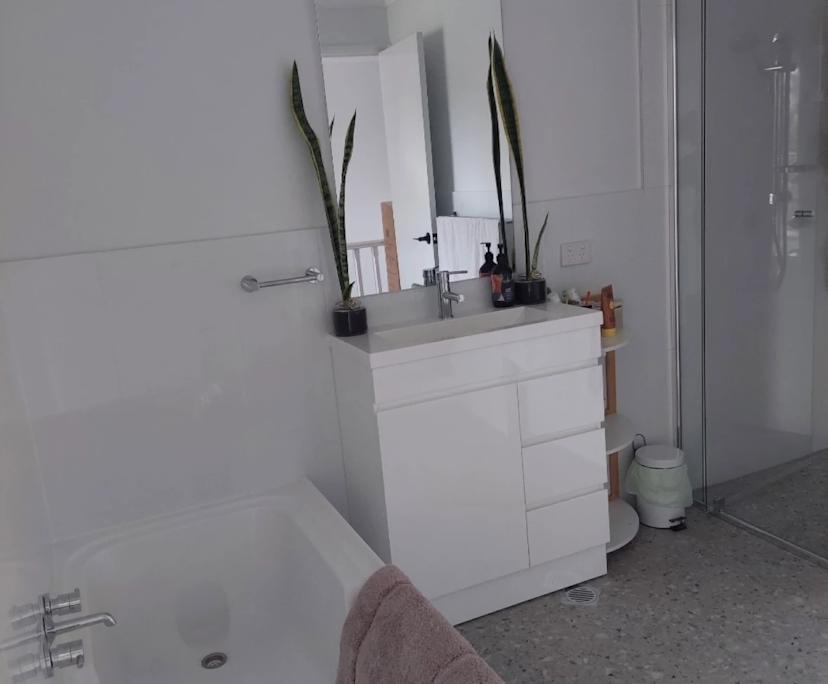 $300, Share-house, 3 bathrooms, Nerang QLD 4211