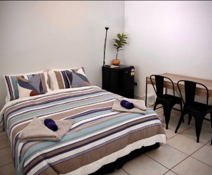 Furnished room in a flatshare