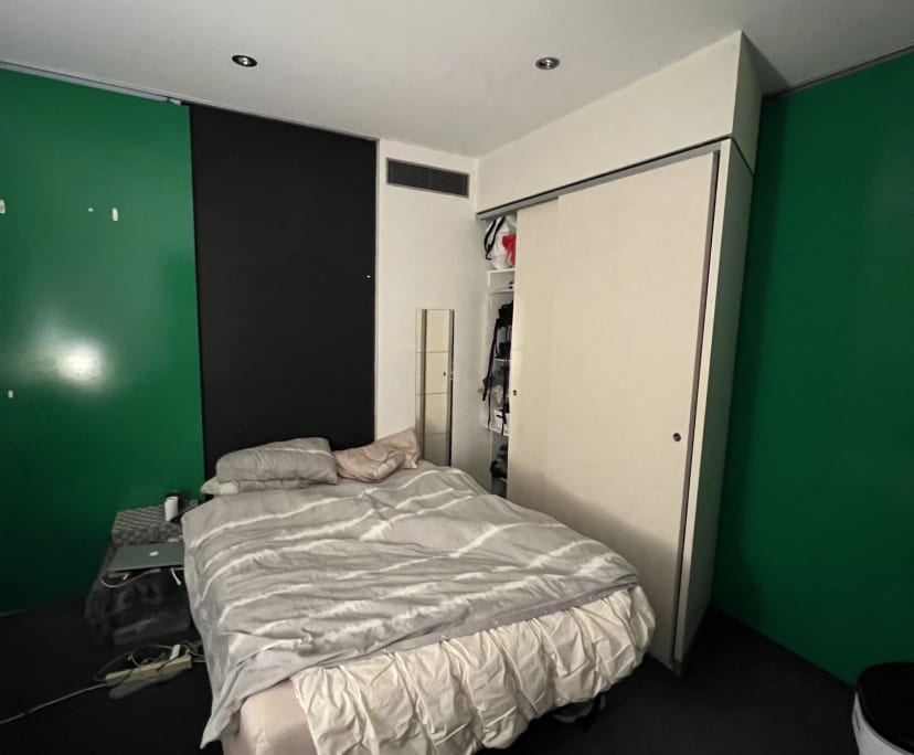 Furnished room in a flatshare