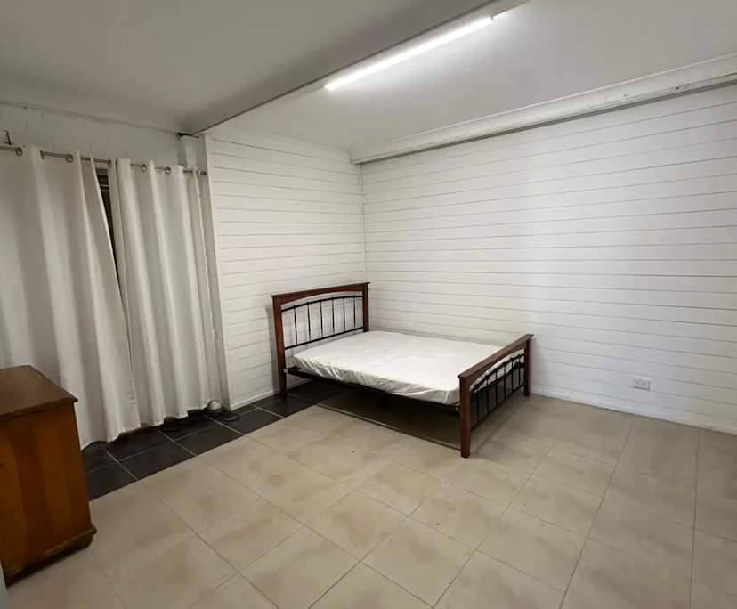 $330, Studio, 1 bathroom, Lismore NSW 2480