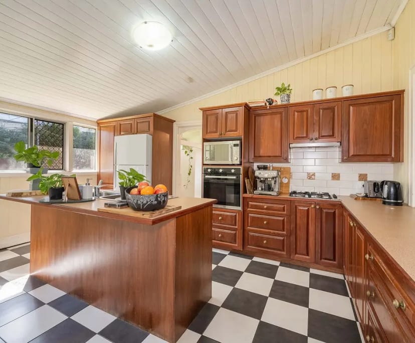 $350, Share-house, 3 bathrooms, Windsor QLD 4030