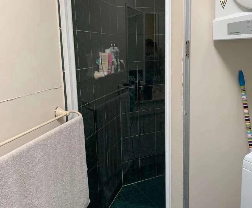 Unfurnished room in a flatshare