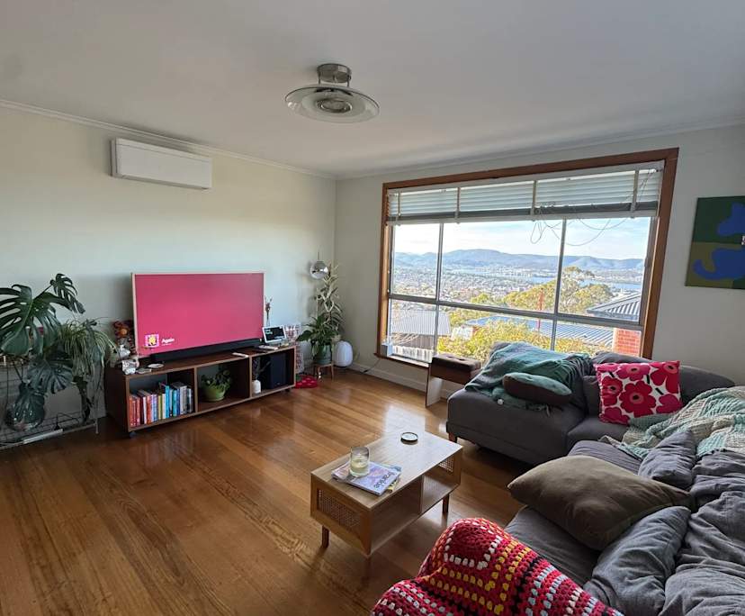 Room in a share house